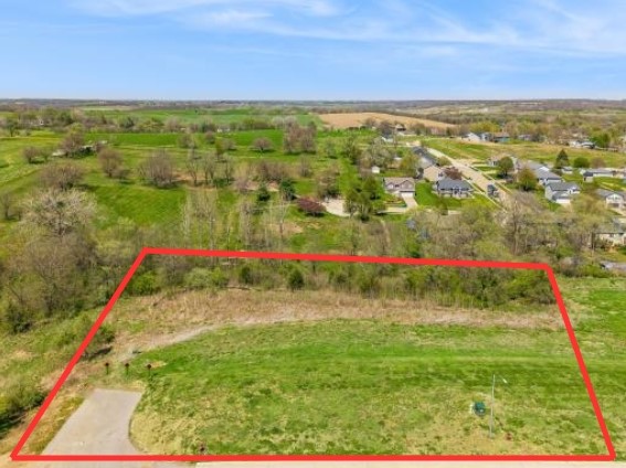 Photo 1 of 11 — 320 Hudson Avenue, Van Meter, IA 50261