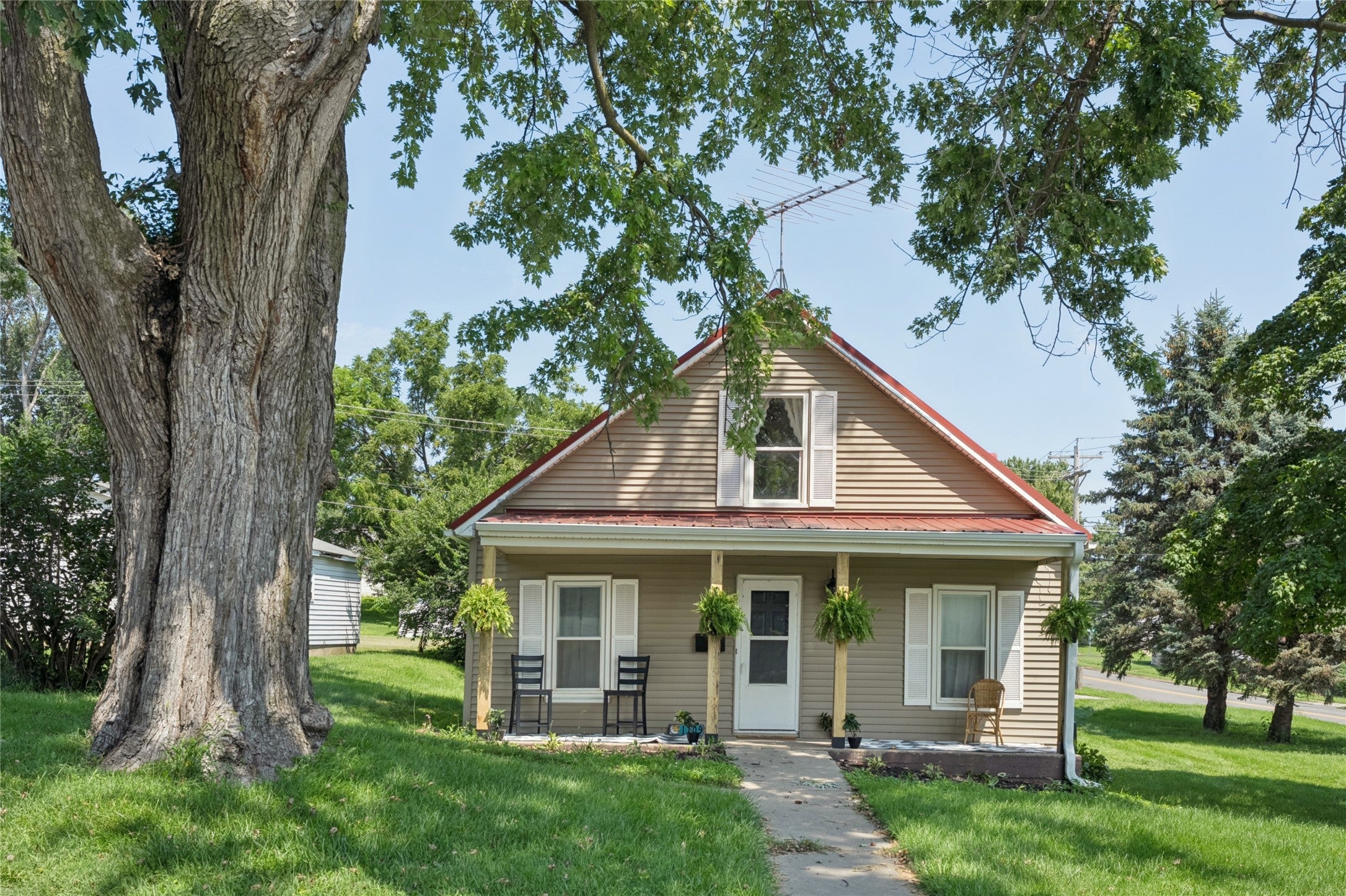 1109 E Montgomery Street