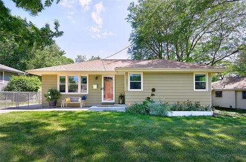 Single Family Residence in Des Moines IA 207 Caulder Avenue.jpg