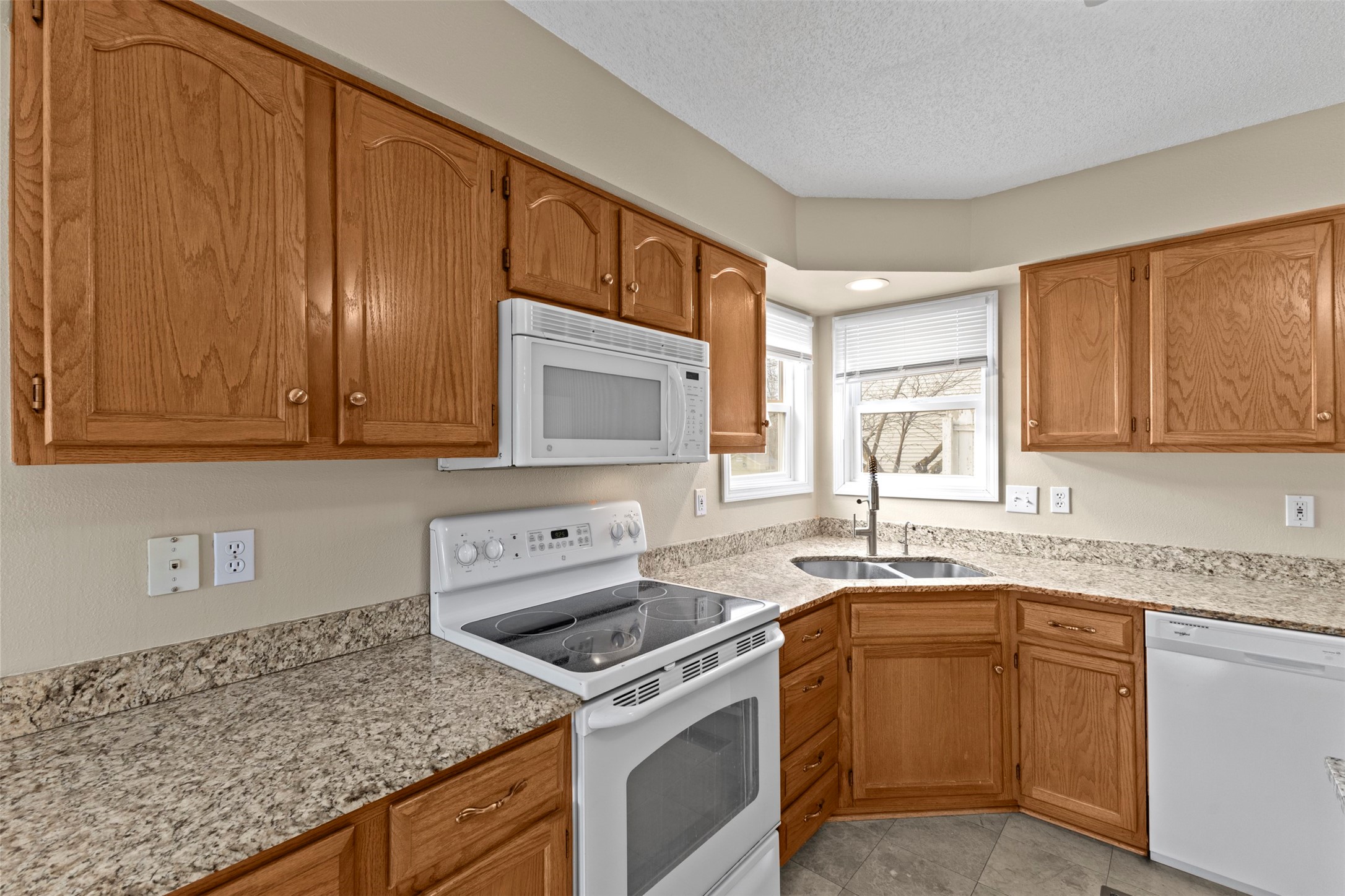 2510 Scenic Valley Drive, West Des Moines, Iowa image 6