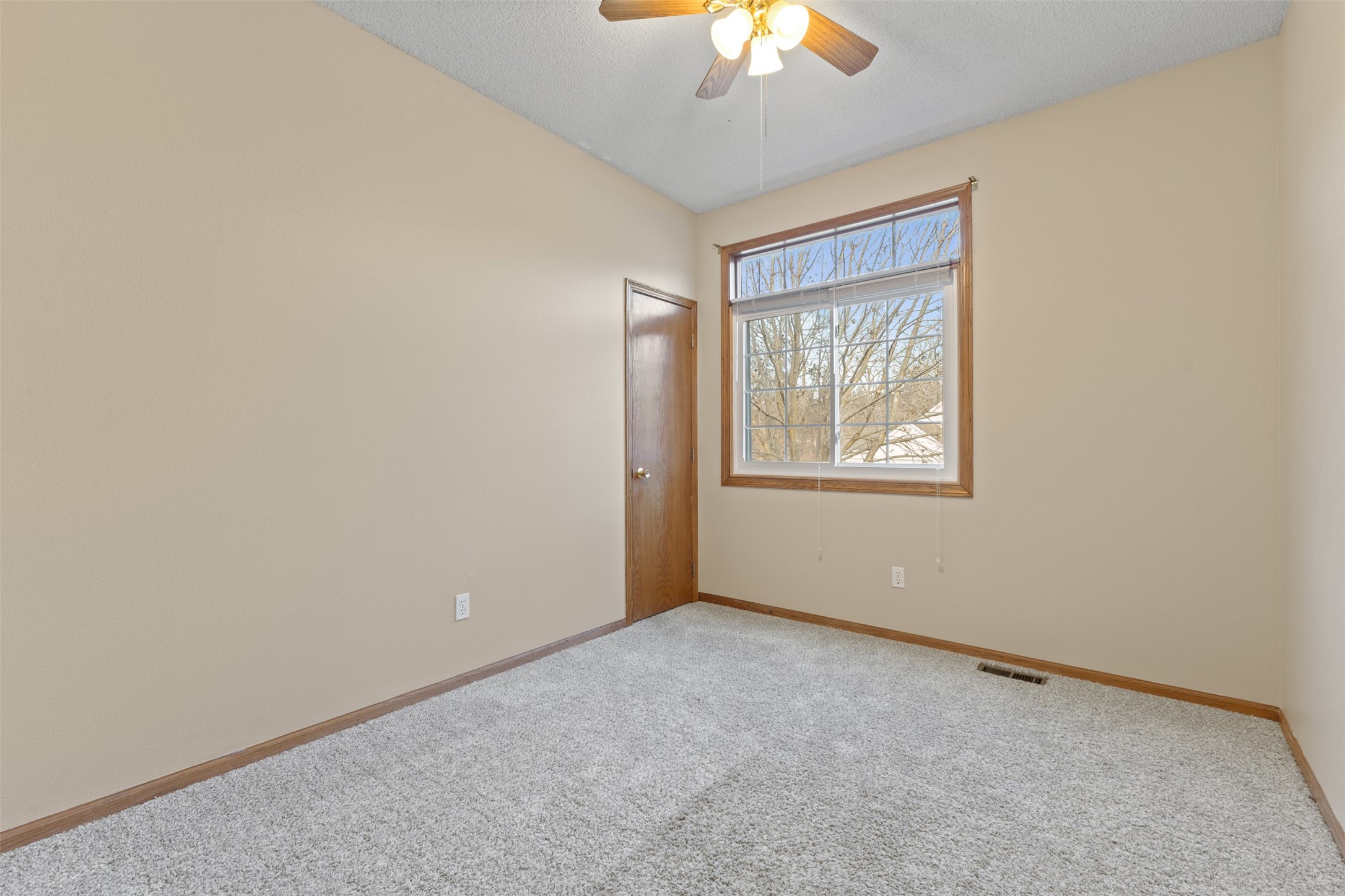 2510 Scenic Valley Drive, West Des Moines, Iowa image 16