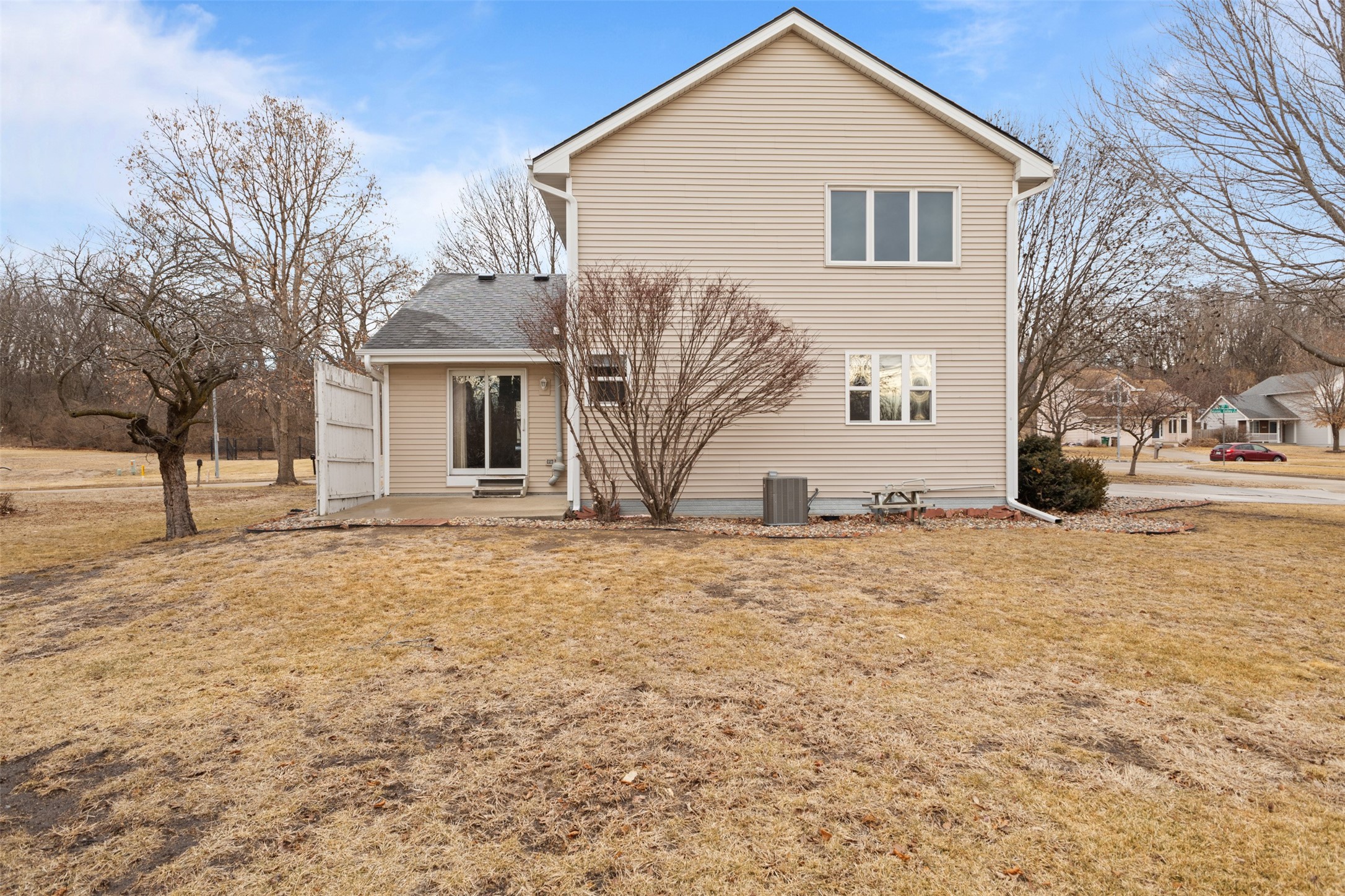 2510 Scenic Valley Drive, West Des Moines, Iowa image 2