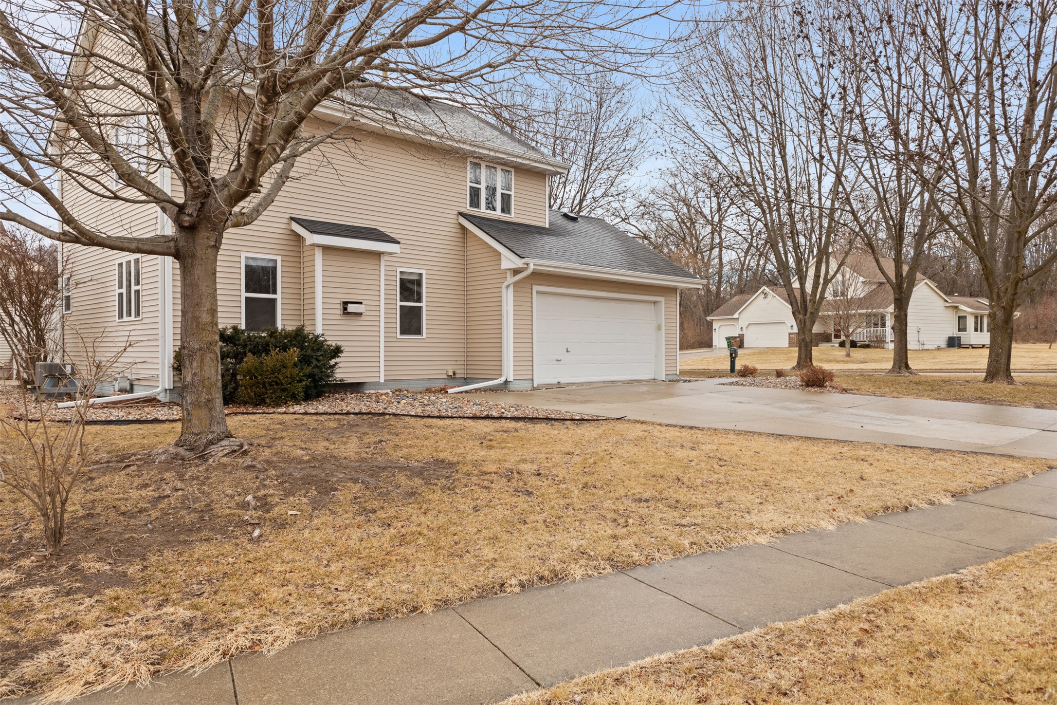 2510 Scenic Valley Drive, West Des Moines, Iowa image 3