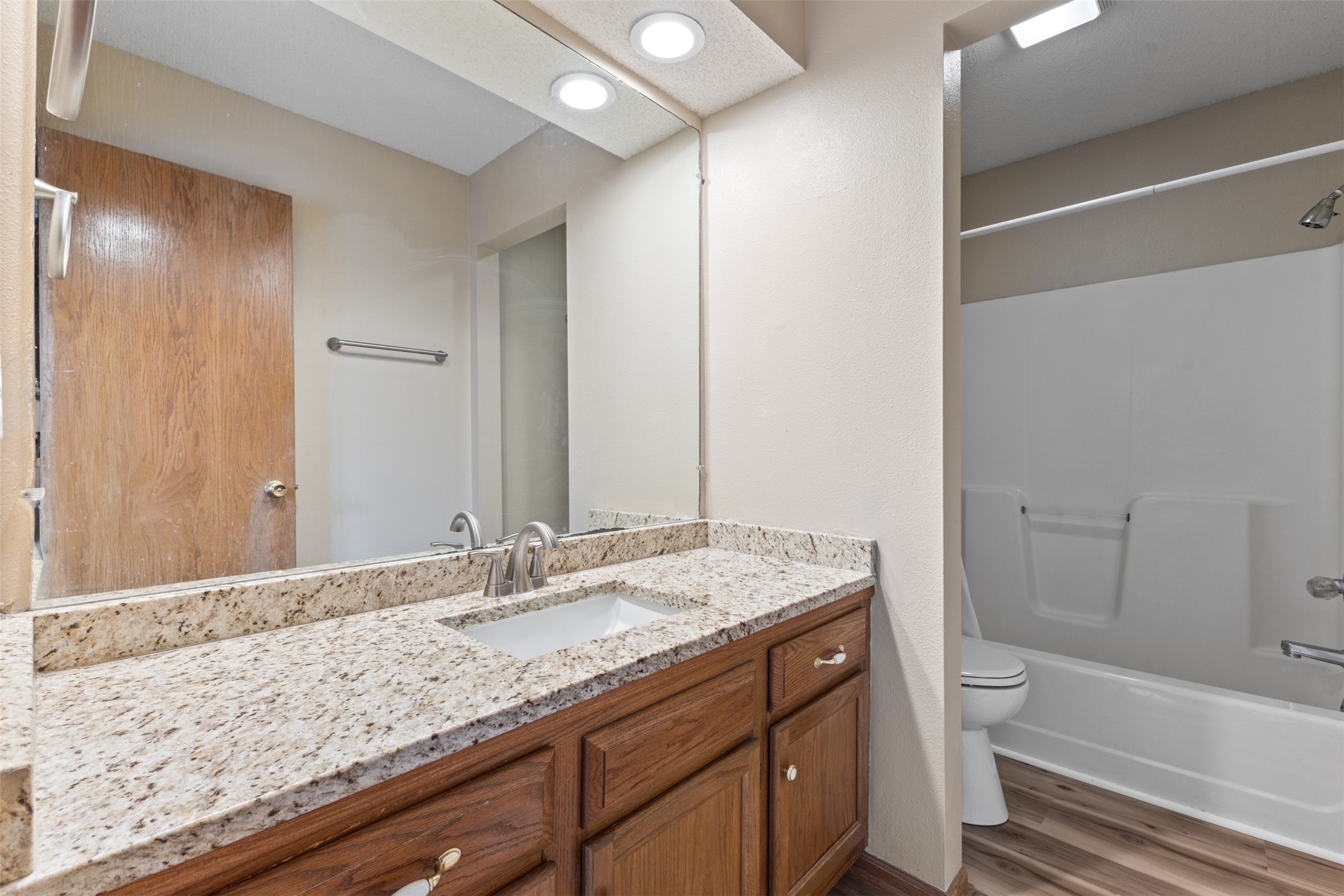 2510 Scenic Valley Drive, West Des Moines, Iowa image 15
