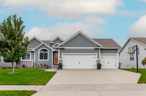 Homes For Sale - 4116 NW Applewood Street<br/> Ankeny, IA 50023