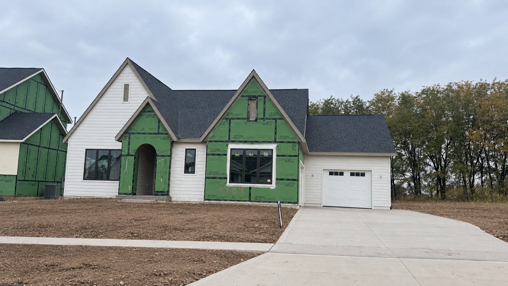 8464 Longmeadow Lane