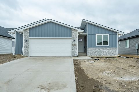 Homes For Sale - 1445 Locust Street<br/> Waukee, IA 50263