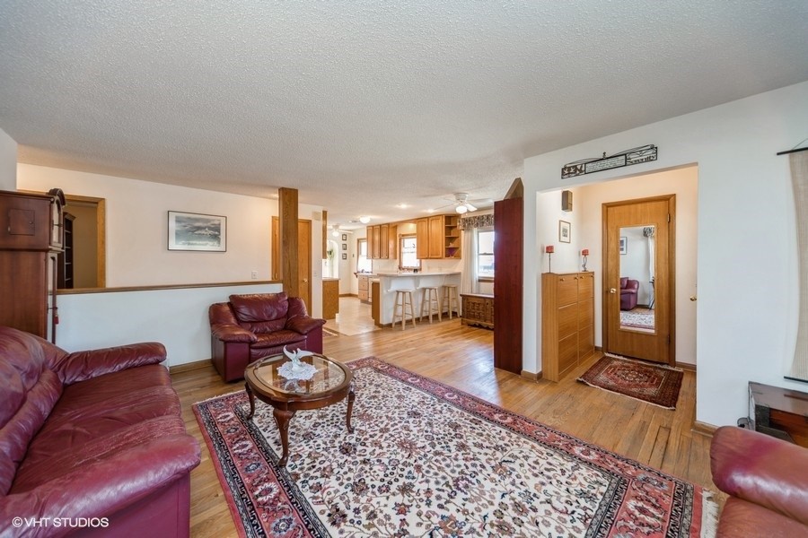 216 NE Circle Drive, Grimes, Iowa image 3