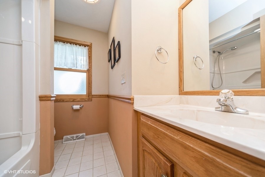 216 NE Circle Drive, Grimes, Iowa image 19