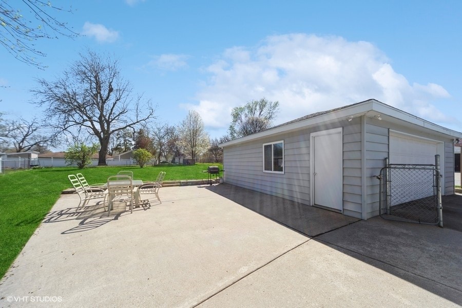 216 NE Circle Drive, Grimes, Iowa image 32