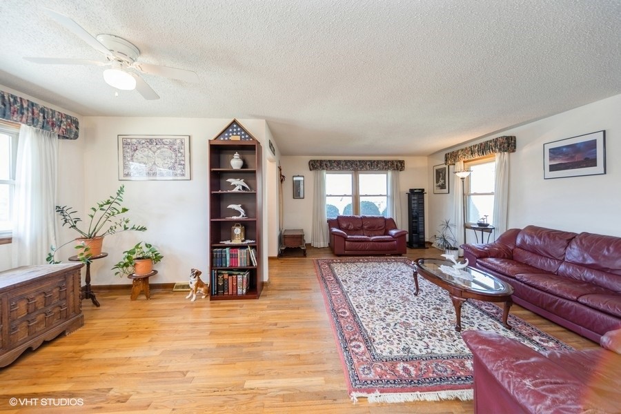 216 NE Circle Drive, Grimes, Iowa image 5