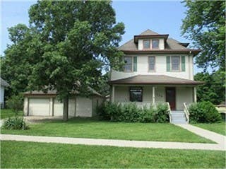 Homes For Sale - 725 Grove Street<br/> Perry, IA 50220