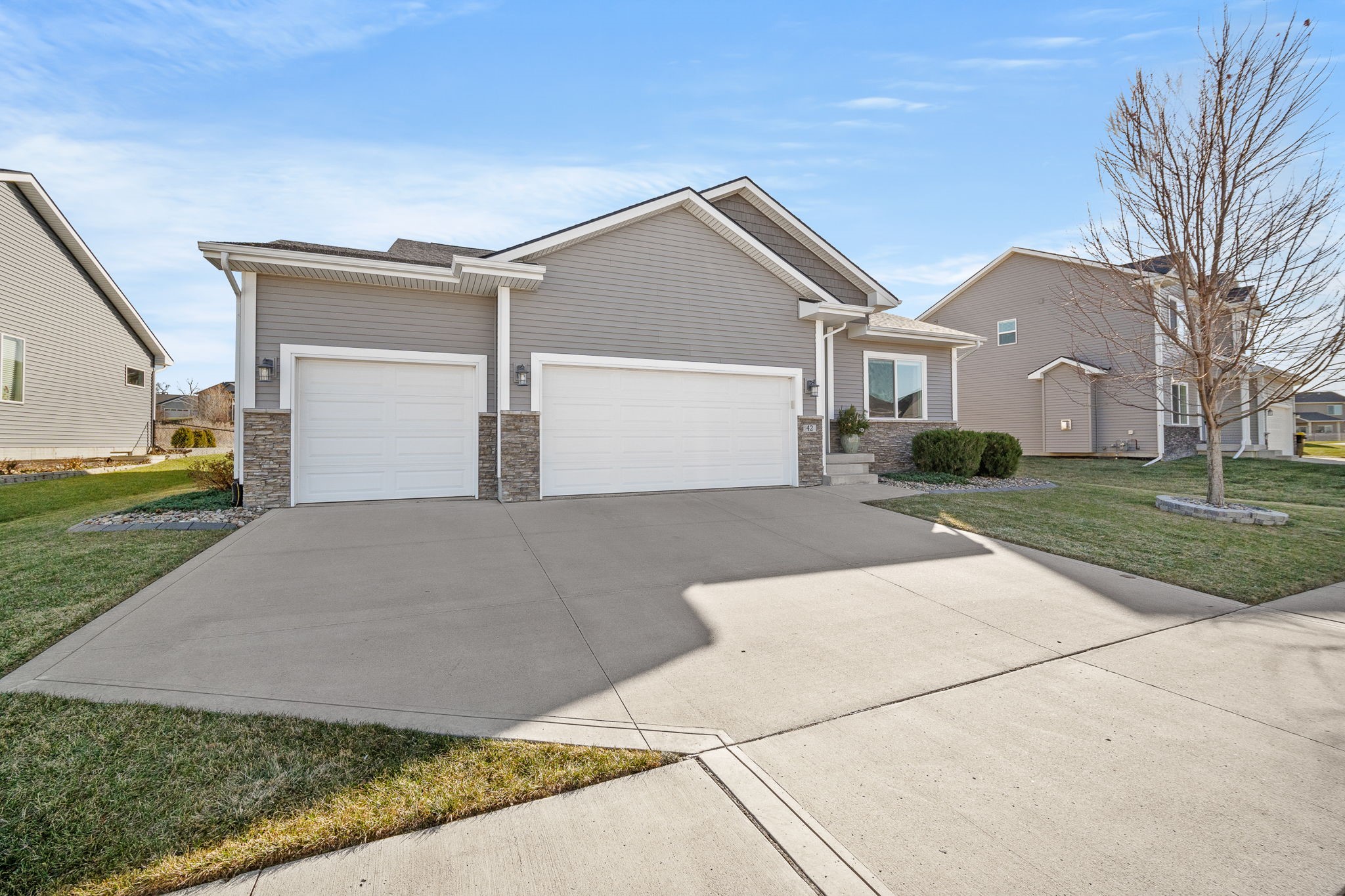 42 SE Pembrooke Lane, Waukee, Iowa image 34