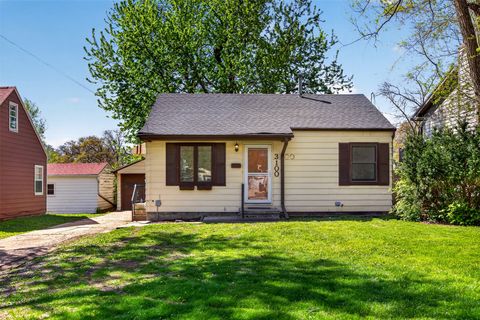 Homes For Sale - 3100 Garden Avenue<br/> Des Moines, IA 50310