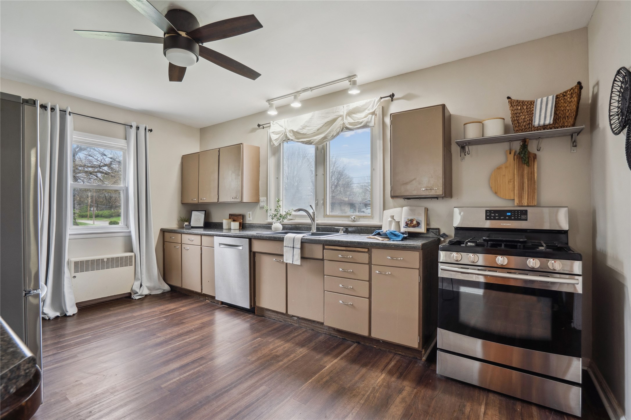 1804 E 33rd Street, Des Moines, Iowa image 7