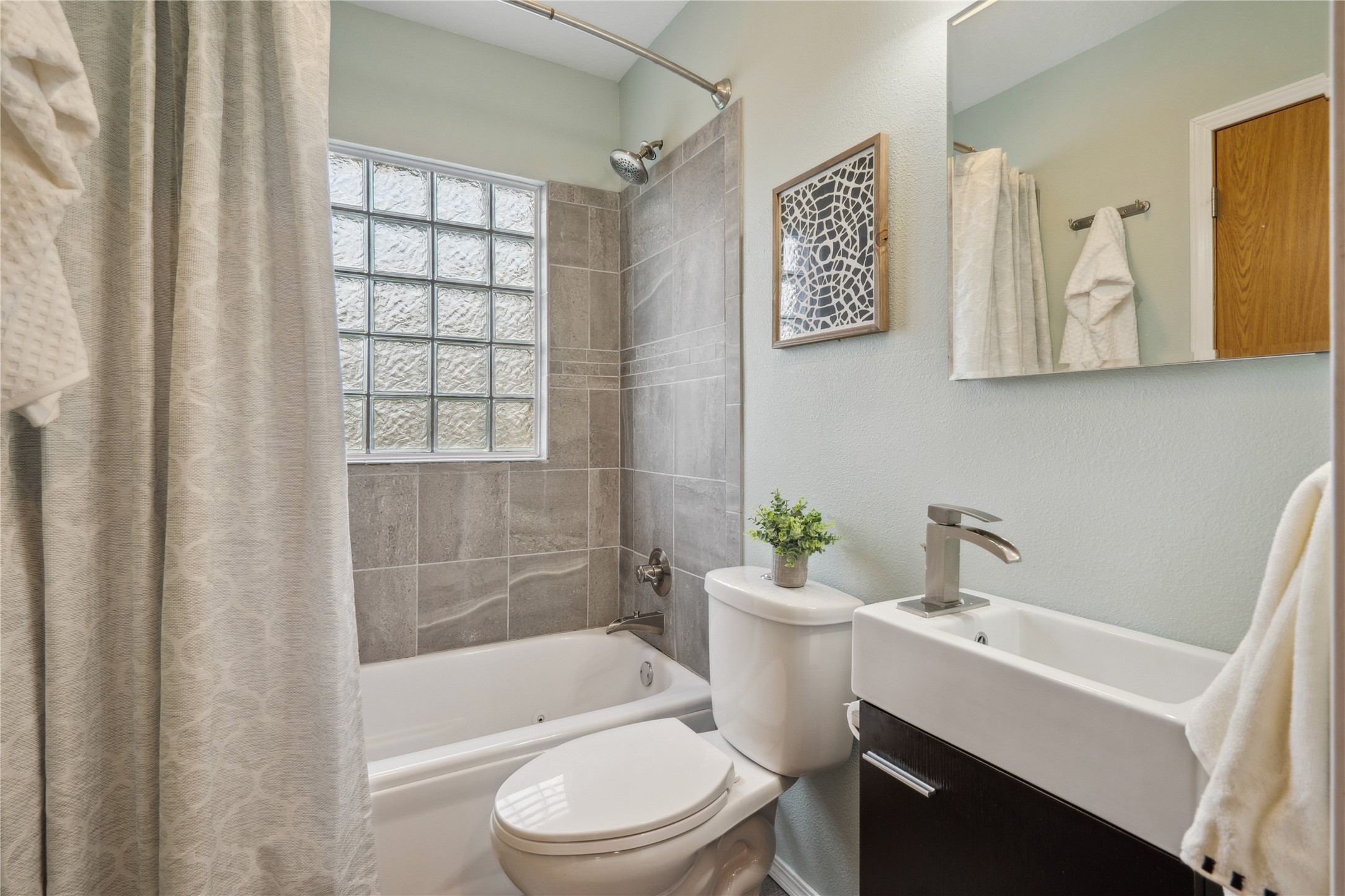 1804 E 33rd Street, Des Moines, Iowa image 12