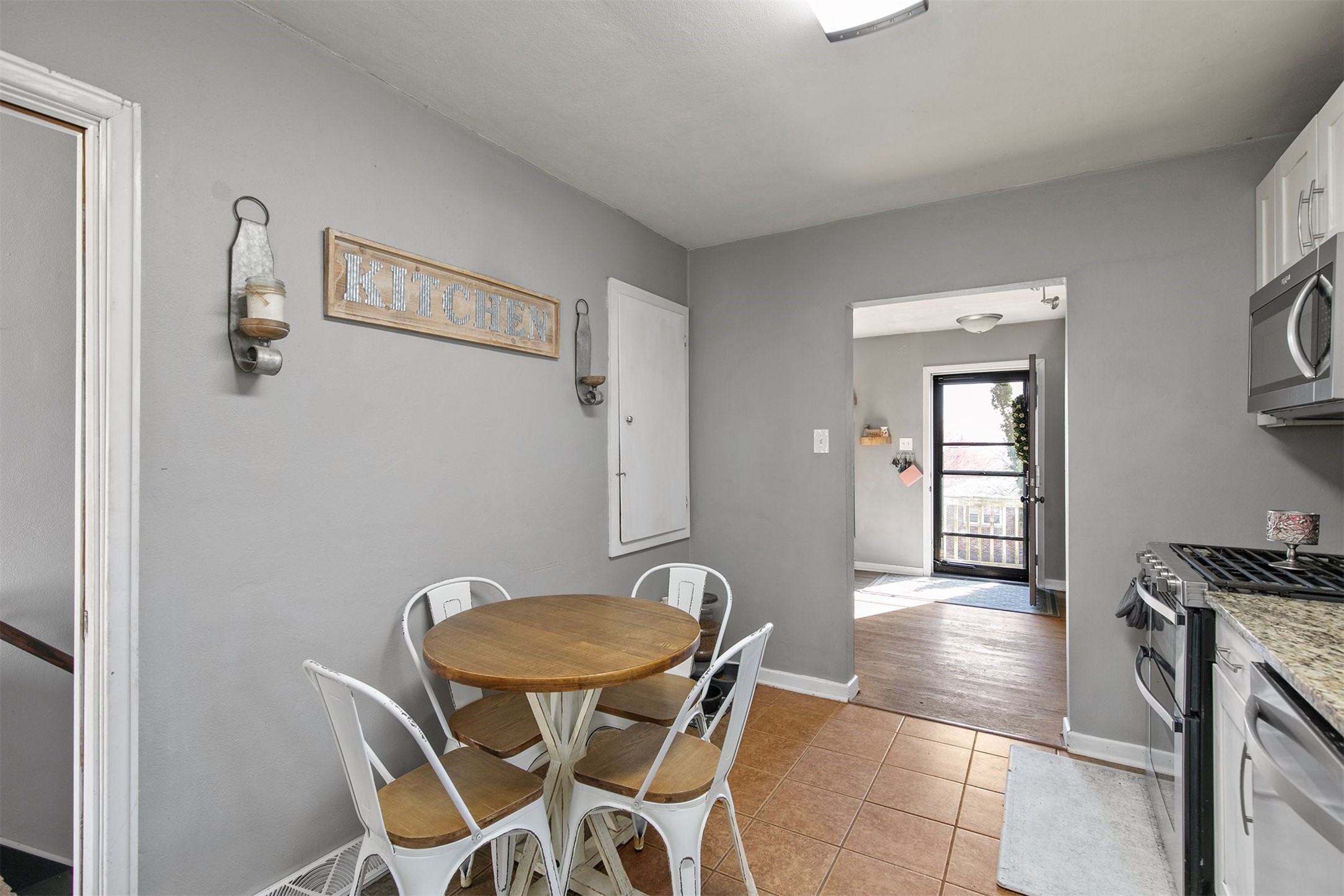 2010 S Union Street, Des Moines, Iowa image 10