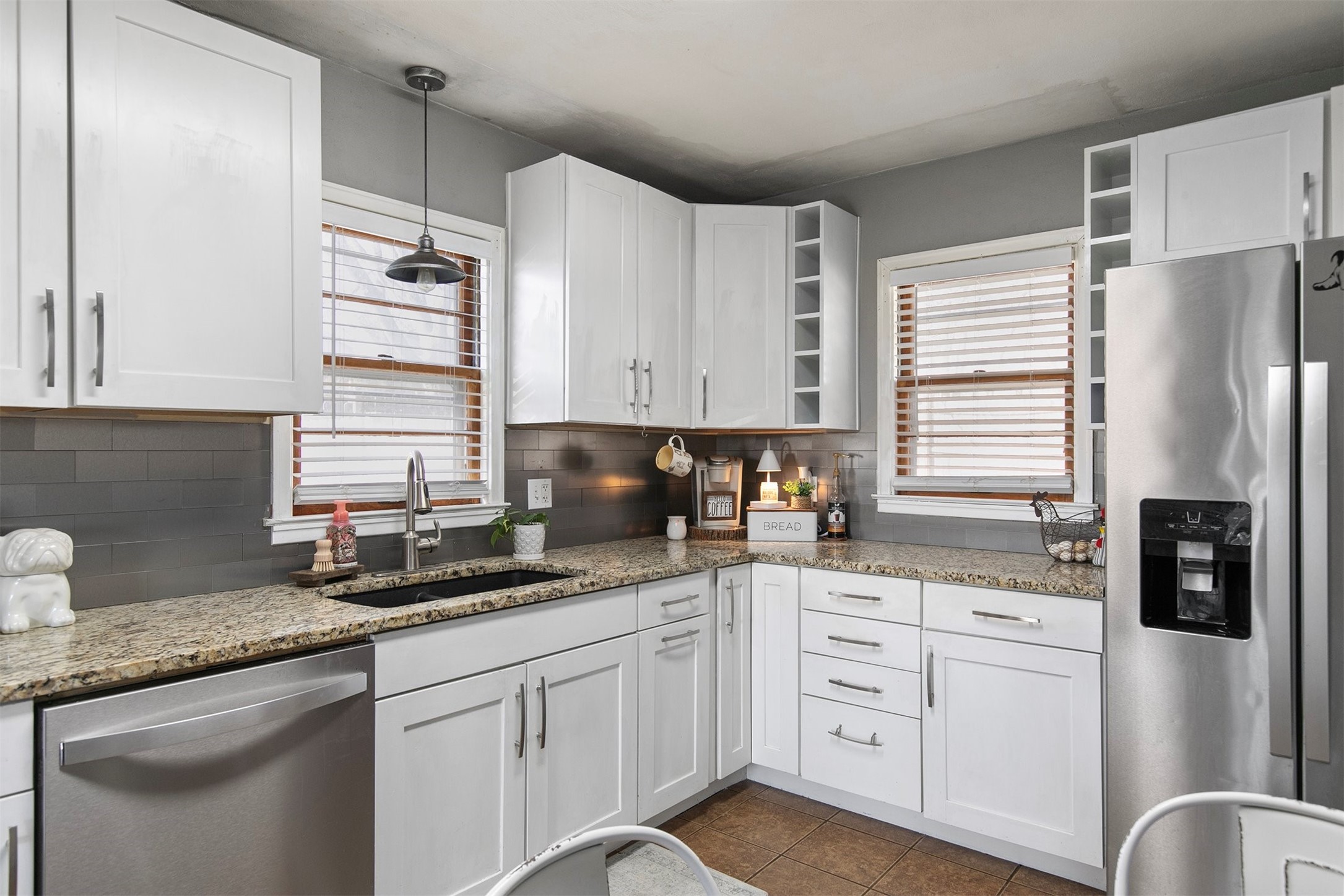 2010 S Union Street, Des Moines, Iowa image 9