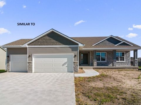 Homes For Sale - 751 SE Hollow Court<br/> West Des Moines, IA 50265