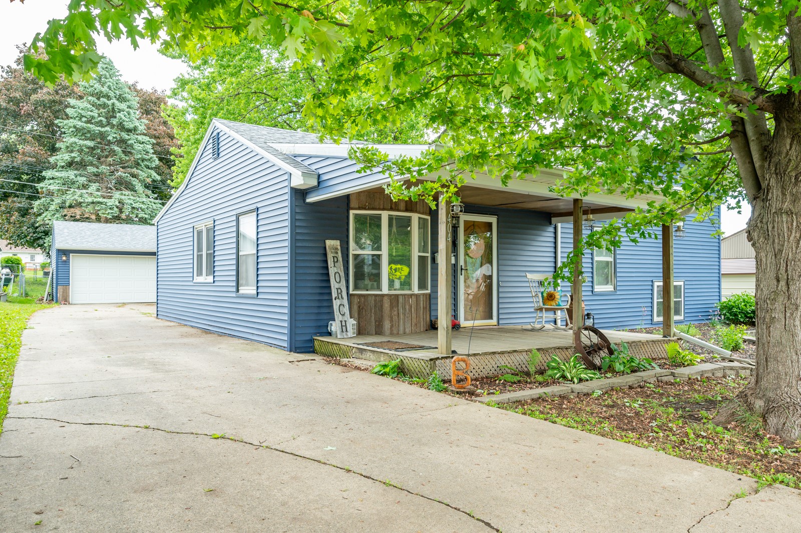 404 E 21st Street, Newton, Iowa image 16