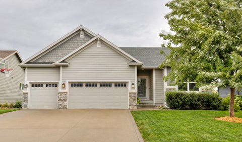 Homes For Sale - 645 NE Traverse Drive<br/> Waukee, IA 50263