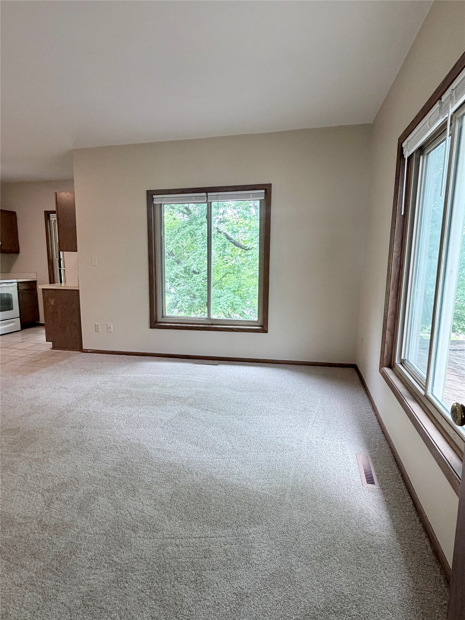 310 E Salem Avenue
