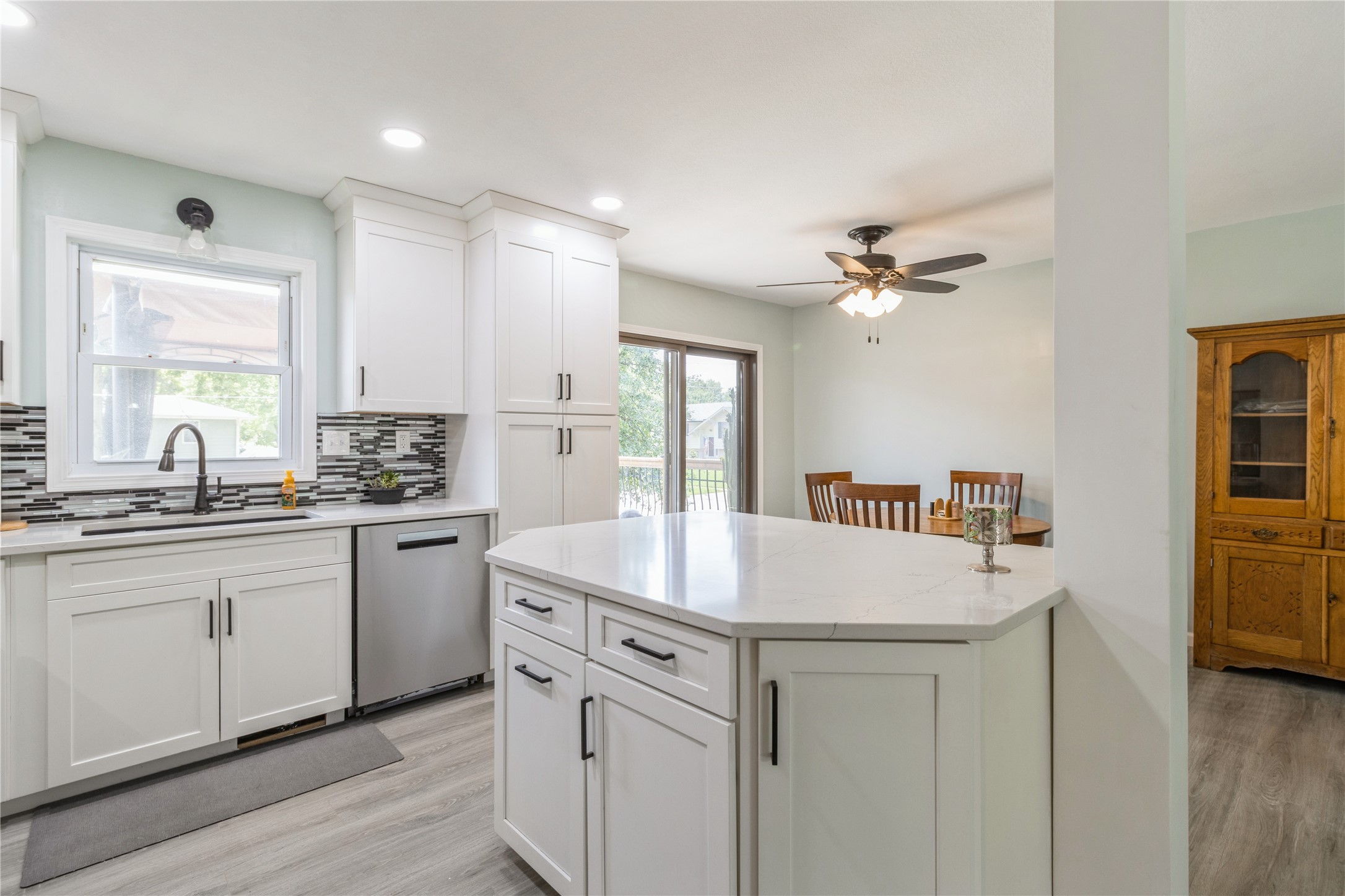 Ankeny, Iowa 50021, United States, 5 Bedrooms Bedrooms, ,2 BathroomsBathrooms,Residential,Active,164466