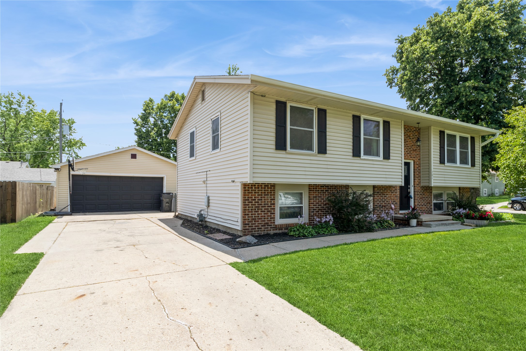 Ankeny, Iowa 50021, United States, 5 Bedrooms Bedrooms, ,2 BathroomsBathrooms,Residential,Active,164466