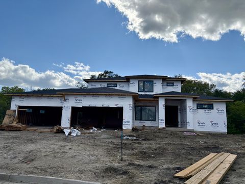 5324 175th Street Urbandale IA 50157