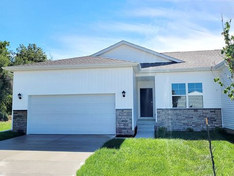 Condo For Sale - 1066 Daisy Lane<br/> Waukee, IA 50263