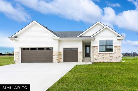 Homes For Sale - 2513 NW Cedarwood Court<br/> Ankeny, IA 50023