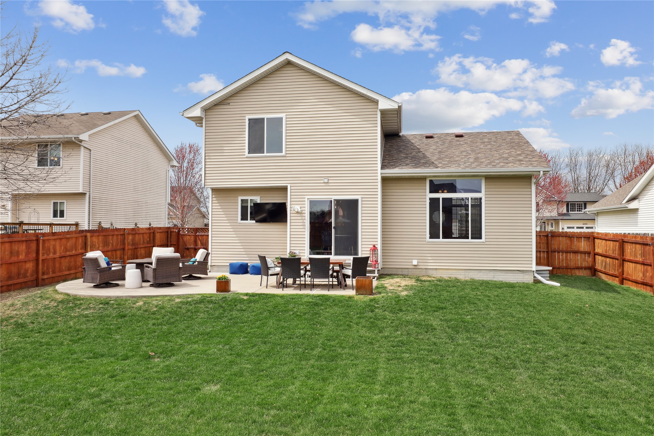 1085 SE Rosewood Drive, Waukee, Iowa image 2