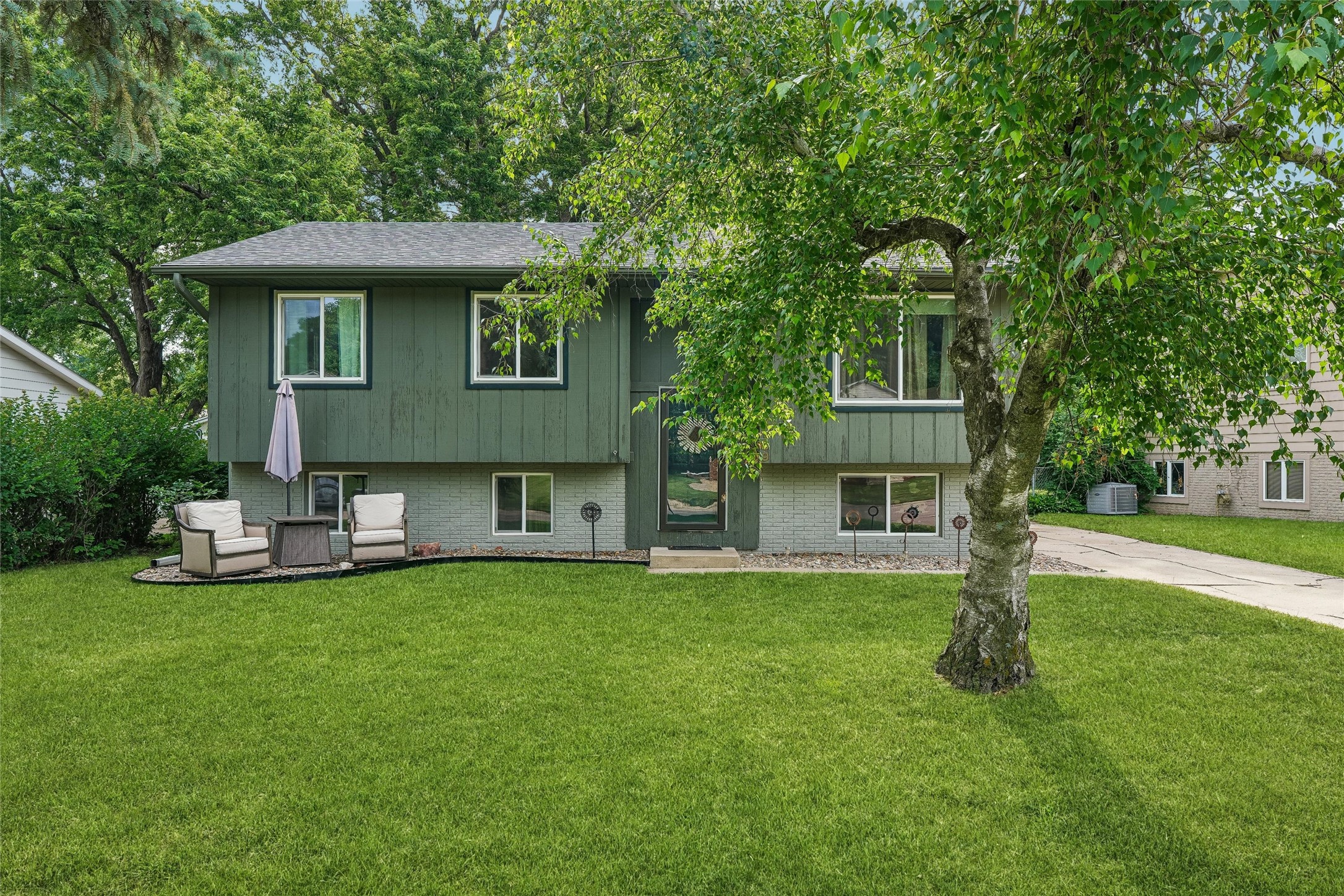 Photo 1 of 28 — 9189 Oakwood Drive, Norwalk, IA 50211