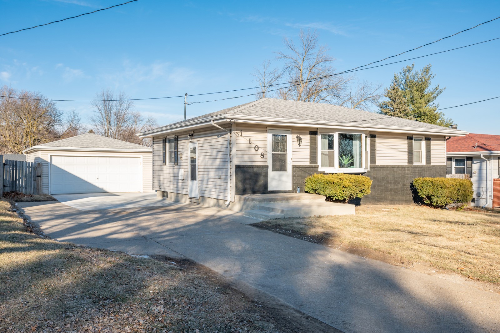 1108 E Watrous Avenue, Des Moines, Iowa image 1