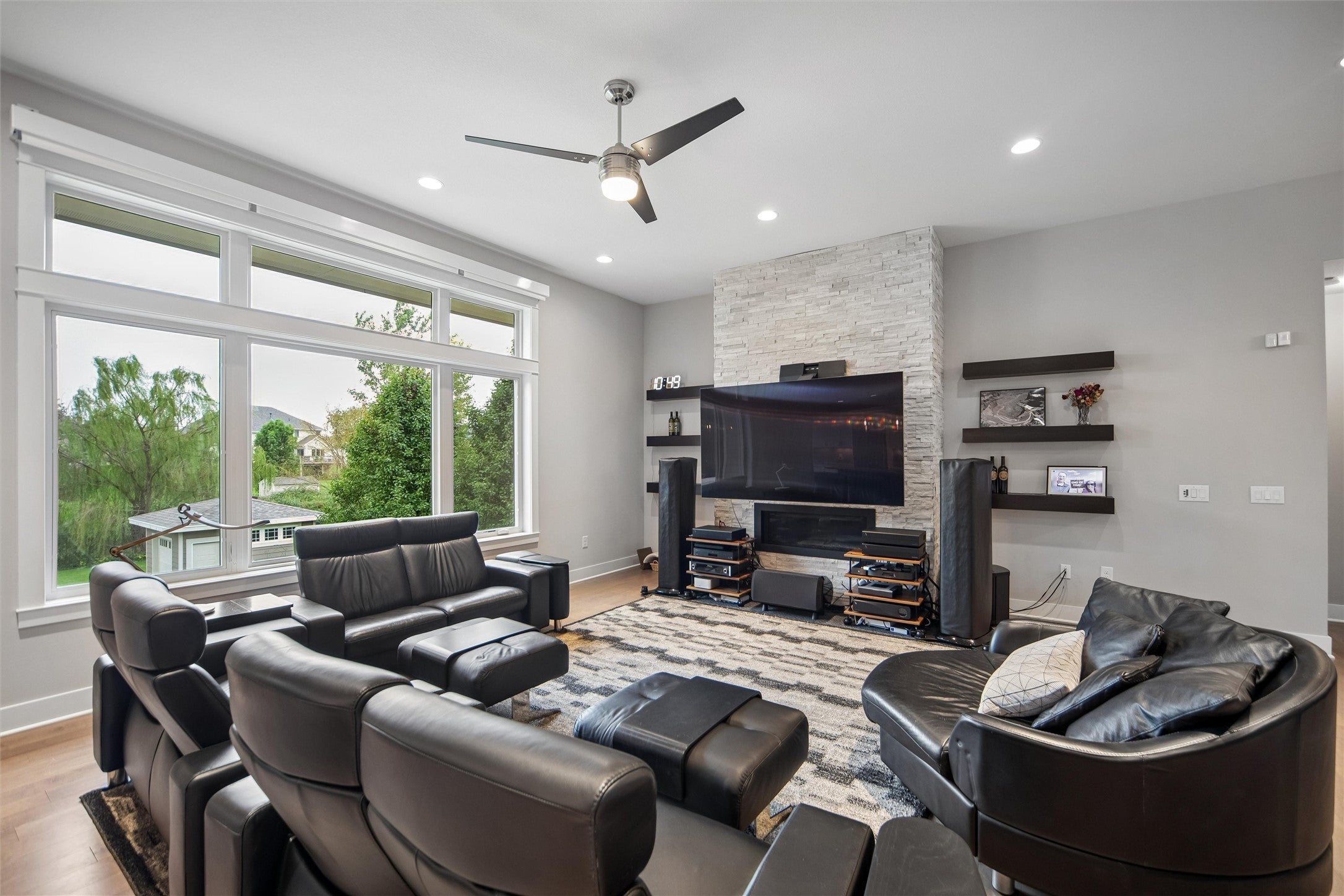 8916 NW 73rd Place
