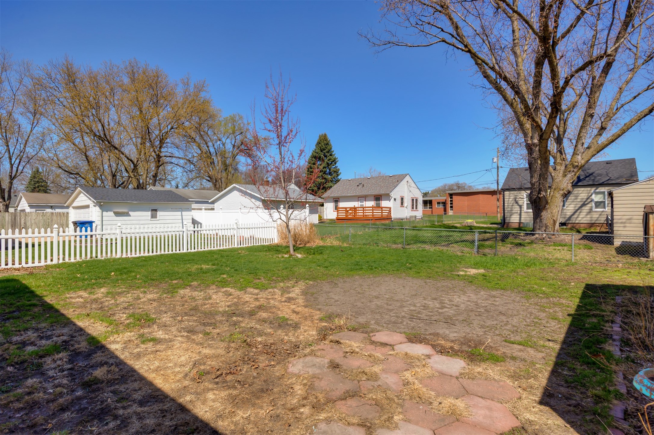 820 E Seneca Avenue, Des Moines, Iowa image 23