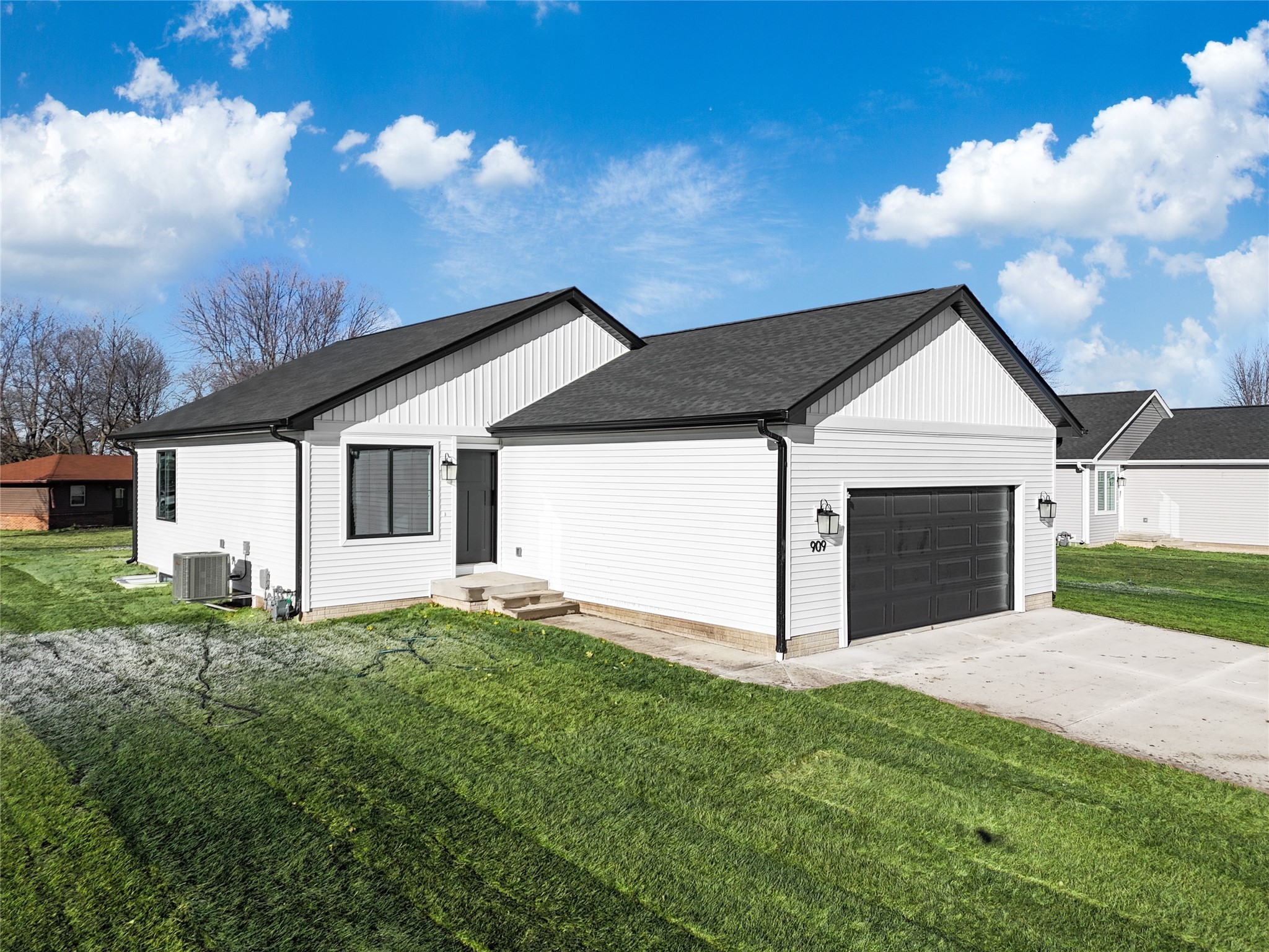 909 Sunrise Drive, Gowrie, Iowa image 1