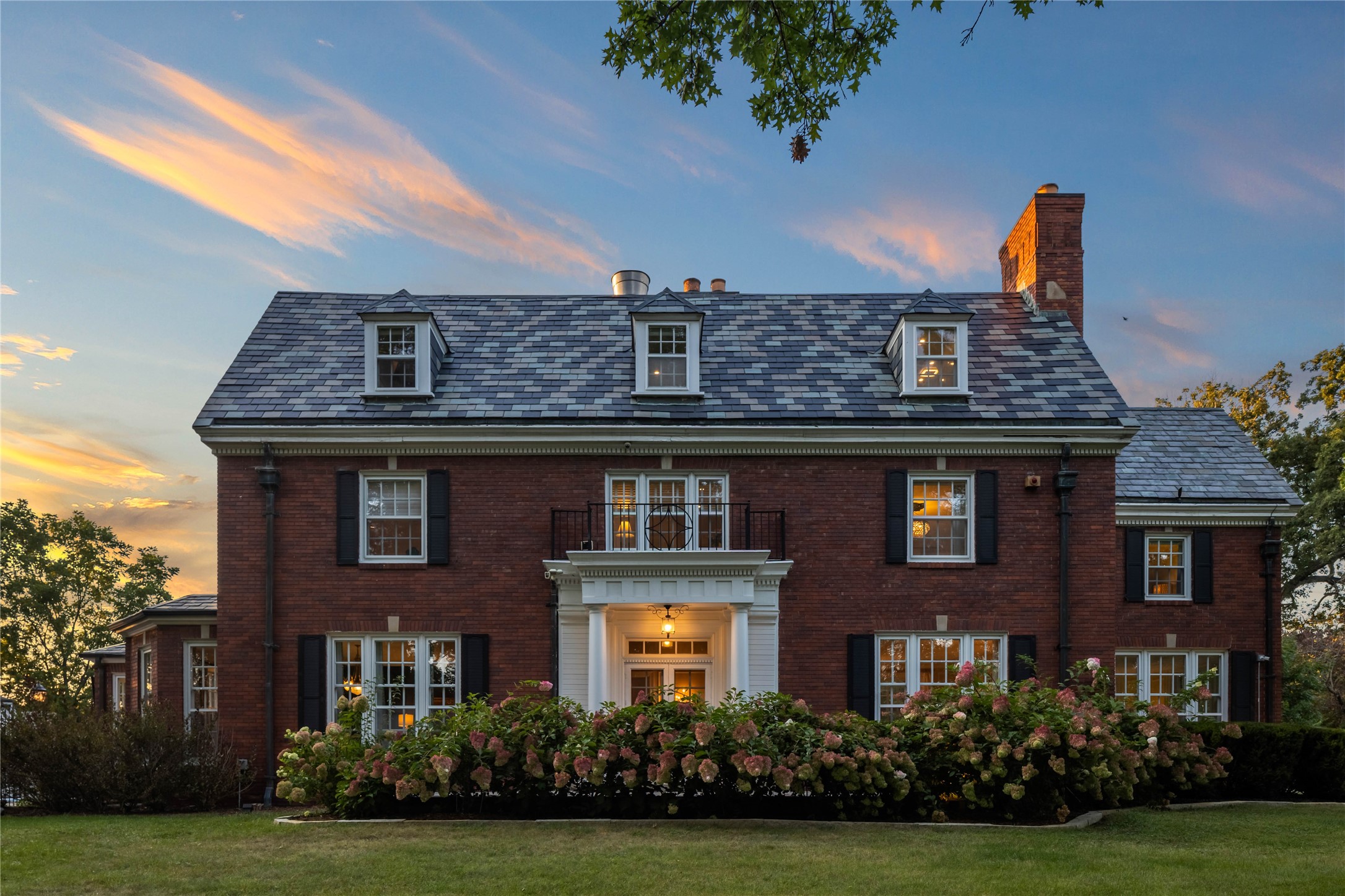 3545 Lincoln Place Drive