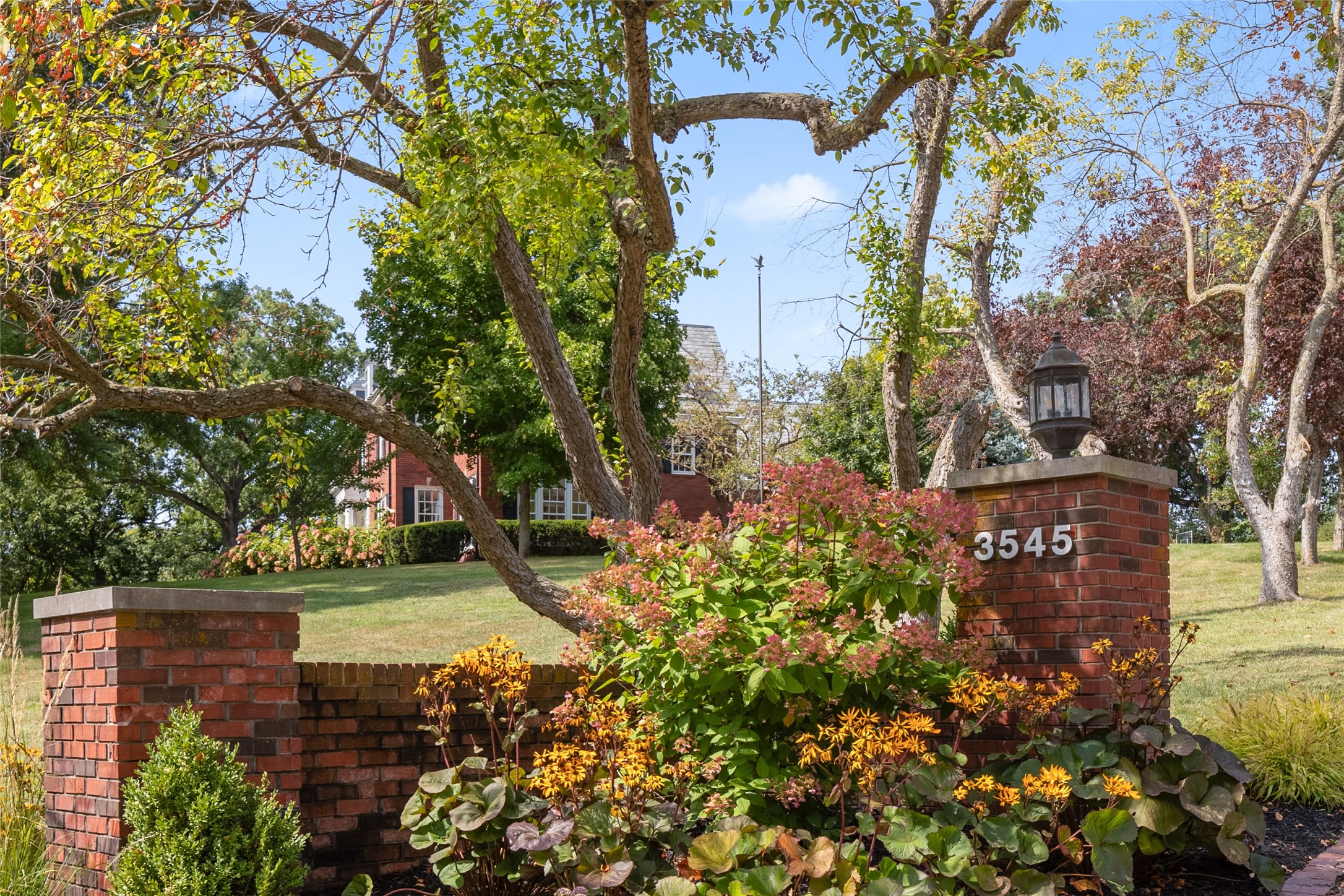 3545 Lincoln Place Drive