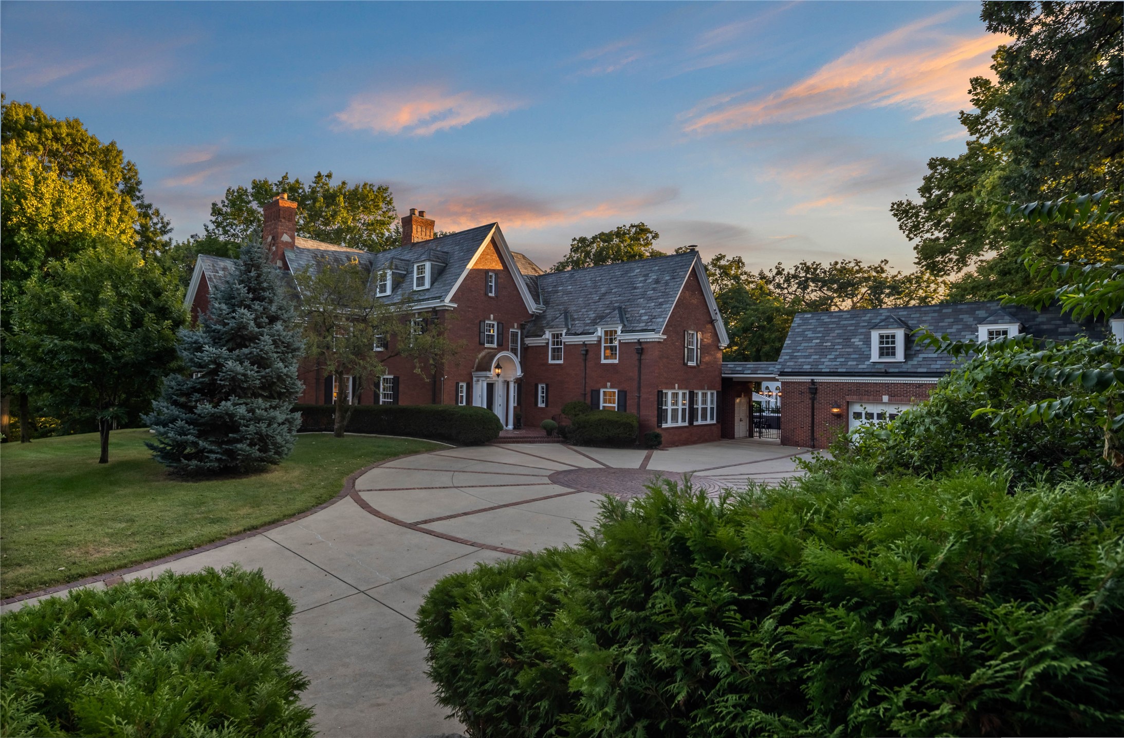 3545 Lincoln Place Drive