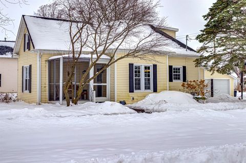 514 E Poplar Street Roland IA 50236