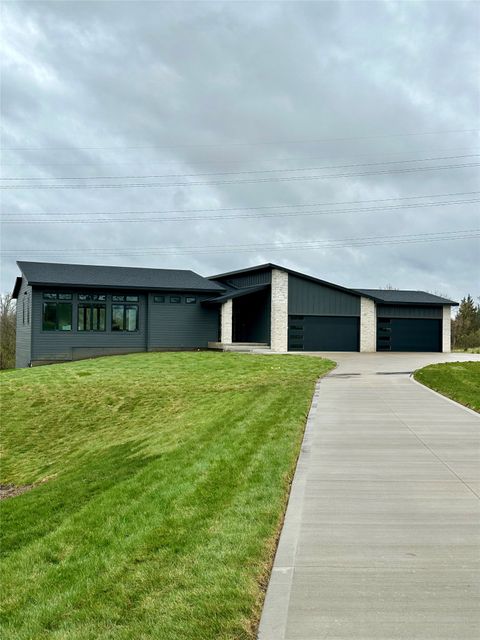 Homes For Sale - 2188 114th Court<br/> Madison County, Winterset, IA 50273