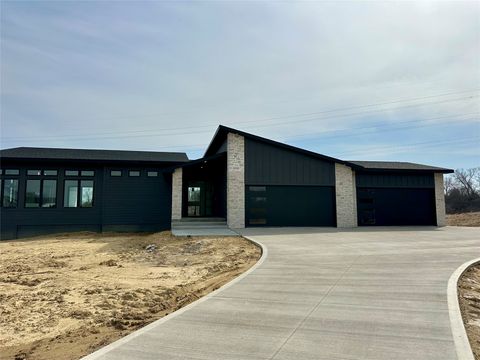 Homes For Sale - 2188 114th Court<br/> Madison County, Winterset, IA 50273