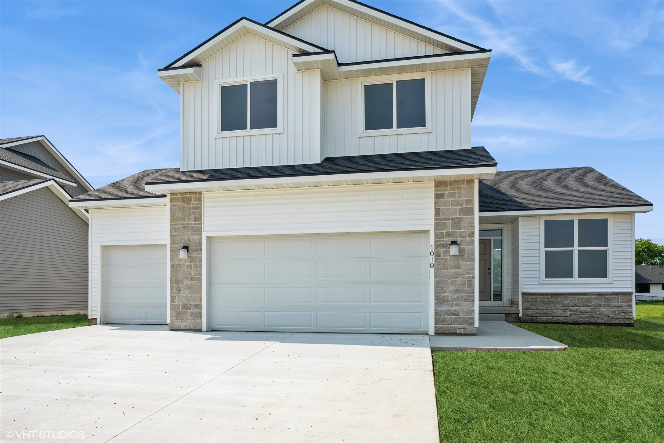1018 Willow Valley Drive, Norwalk, Iowa image 1