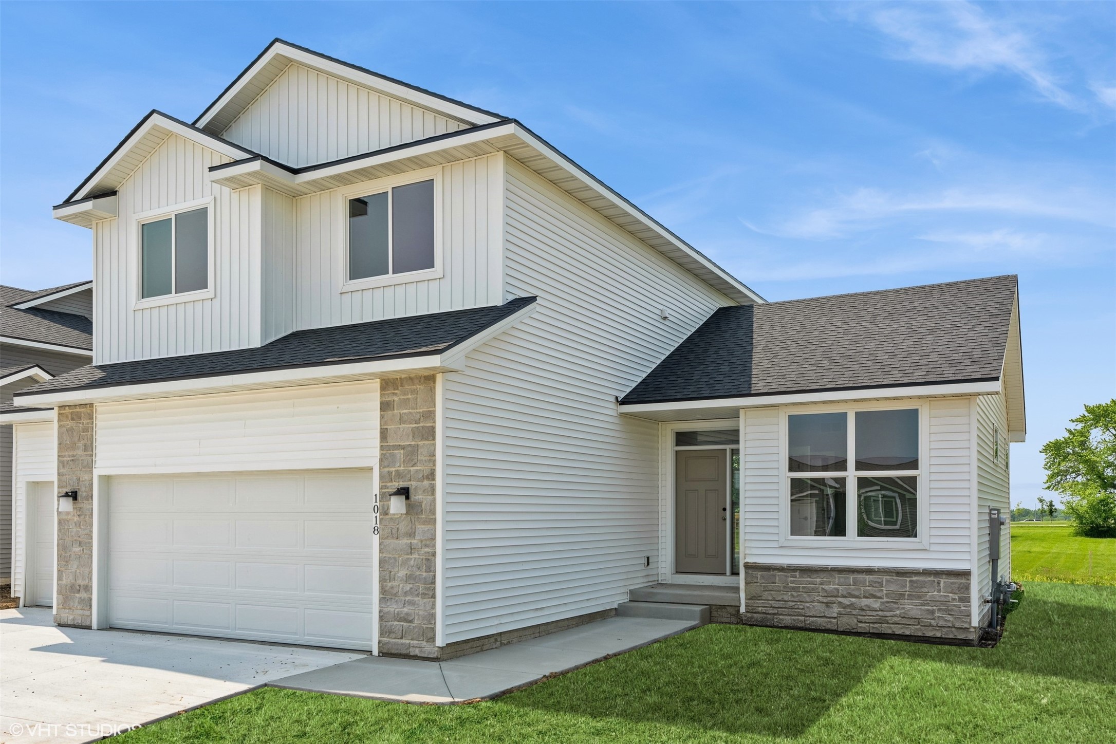 1018 Willow Valley Drive, Norwalk, Iowa image 2