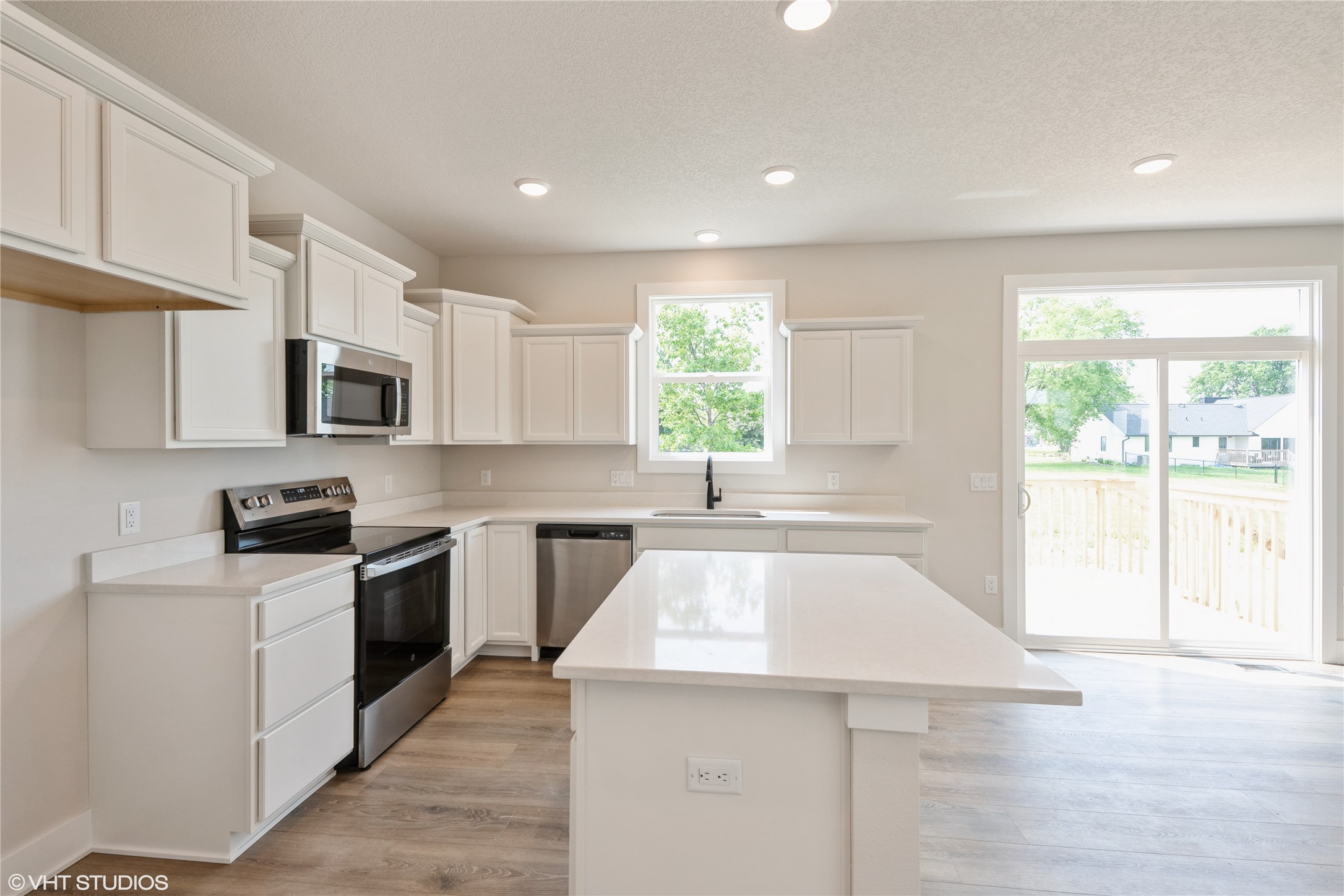 1018 Willow Valley Drive, Norwalk, Iowa image 13