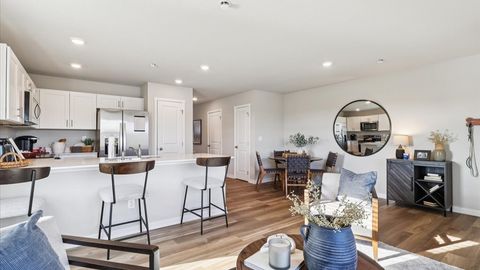 Condo For Sale - 15349 Coyote Drive<br/> Urbandale, IA 50111