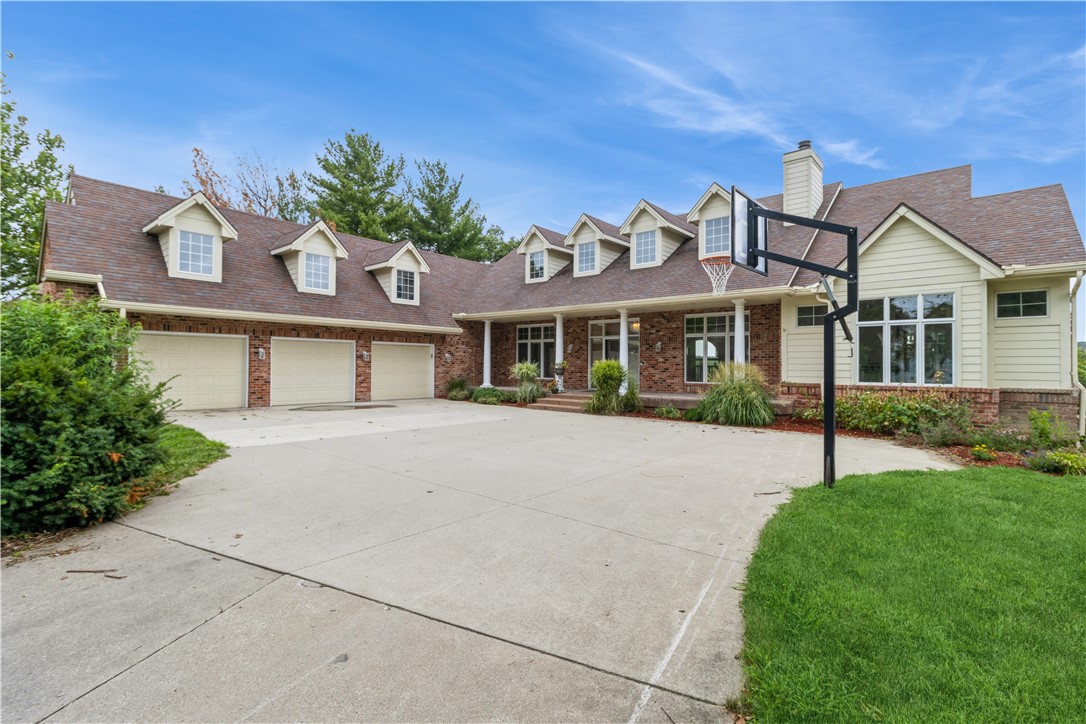 1004 Meadowland Court, Bondurant, Iowa image 1