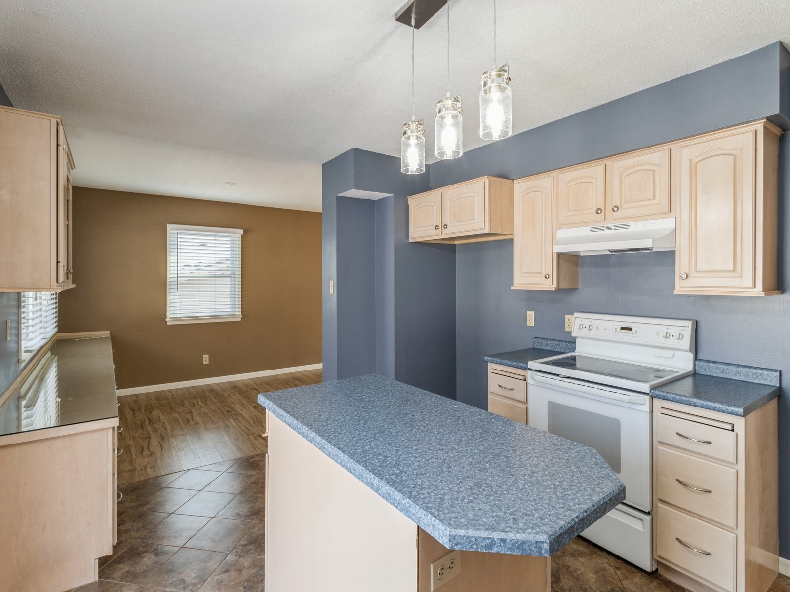 3215 Sylvania Drive, West Des Moines, Iowa image 15