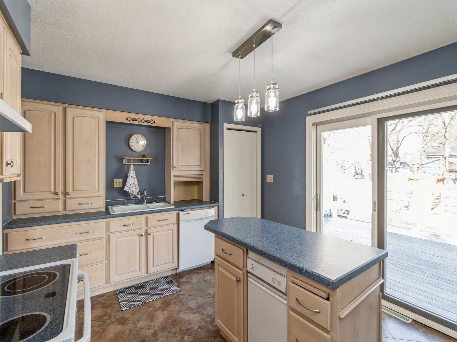 3215 Sylvania Drive, West Des Moines, Iowa image 12